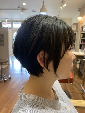 サロン ド ラクサージュ(salon de Luxage) 前下がりショートスタイル