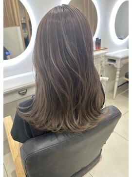 リラ(Lila) 20代30代40代50代60代/ハイライトカラー/白髪ぼかし／グレージュ