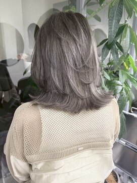 白髪ぼかしハイライト/ショートカット/40代50代/【西長堀駅】