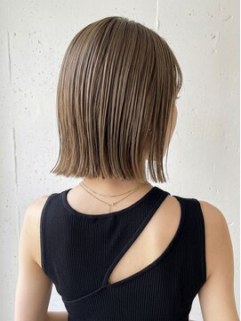 ラミ(L'ami) 《吉田光ノ丞》切りっぱなしボブ ダブルカラー アッシュベージュ