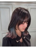 モモ(momo)&nbsp;ハイトーンインナーカラーイヤリングカラーレイヤーカット東京