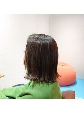 アグライア(AGLAIA) 切りっぱなしボブ