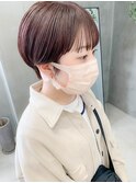マッシュショート、ワイドバング、ピンクベージュ、耳掛け