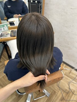 エクラートリアーラ 藤沢店(ECLART Reala) ほんのりオリーブベージュ♪