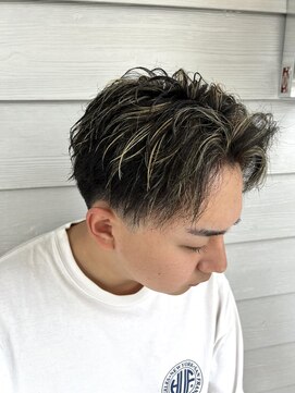 スタンドバーバー 柏(STAND BARBER) ダークアッシュ/アッシュブラック/カルマパーマ/ベリーショート