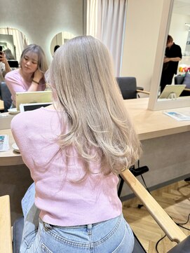 ジーナ 福岡天神(Zina) ホワイトベージュ(Zina福岡天神)