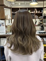 ラック(LUCK)&nbsp;/船橋/くすみベージュ/細めハイライト