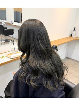 オリーブグレージュ