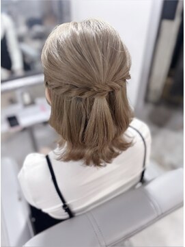 アイビー 新宿(IVY) ねじりハーフアップ