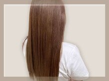 【縮毛矯正】一度で髪のクセやうねりがなくなる！紫外線ケア対応のホームケア付きで次のクセを作らせない！