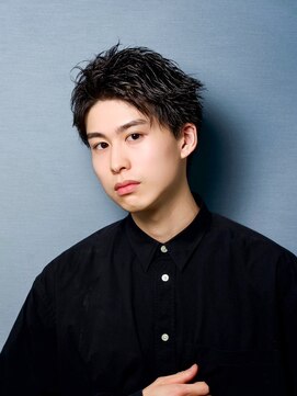 アルファ 新宿(alpha) フェザーパーマ/ブルーブラック/刈り上げセンターパート[新宿]