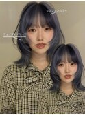 ペールブルーとブラックのデザインカラー