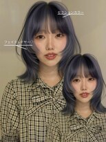 イェッカ パビル(YECCA pabil)&nbsp;ペールブルーとブラックのデザインカラー