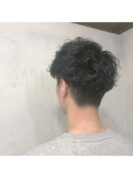 モノ アンド イニ(Mono & inni) 【inni/メンズ】メンズパーマ