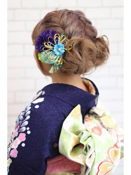 ヘアメイク アヴァロン 橋本店(HAIR MAKE Avalon) 【Avalon橋本】大人可愛いツインテール［橋本/橋本駅］