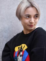 カンナ(Canna)&nbsp;センターパート/ホワイトカラー/ダブルカラー/髪質改善/10代20代