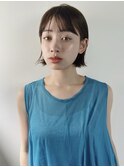 タイトな外ハネボブ_ミディアム_ショートカット_20代30代