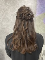 コーパル(copal)&nbsp;結婚式お呼ばれヘア・ナチュラルで品のあるハーフスタイル