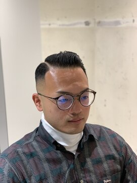 フランクスバーバーザスタンド(Frank’s barber the stand) スキンフェードサイドパートラインボウズF