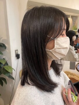 アミュレ(Amule) 鎖骨ミディアムフェザーバング韓国風サラサラストレート梅ヶ丘