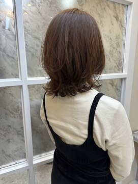 オアシス ガーデン 横浜店(Oasis GaRDEN) 外はねミディ×やわらかブラウン