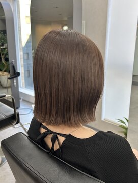 クム 横浜(qumu) 【qumu MARIKO】ナチュラルベージュ×ミニボブ