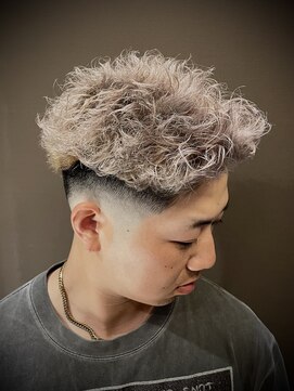 ヒロギンザ 六本木店(HIRO GINZA) ホワイト×ショートパーマ