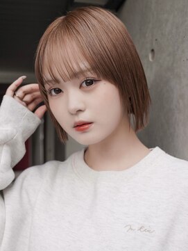 カライング(ing) 大人可愛い20代30代40代黒髪前下がりひし形小顔ボブ丸みショート