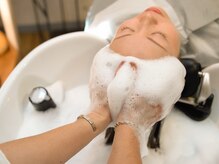 人気のヘッドスパ。全メニューマイクロバブルで頭皮ケア付き