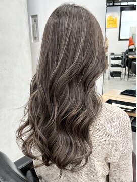 キラ 渋谷(KILLA) ハイライトカラー/ブリーチダブルカラー/白髪ぼかしハイライト