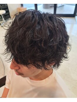 ハグ(Hug)の写真/普段のスタイリングをグッと楽に！メンズパーマで秋冬のイメチェン★