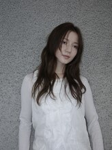【担当スタイリスト: 内田海香】　　　　　　ラフなロングレイヤー　