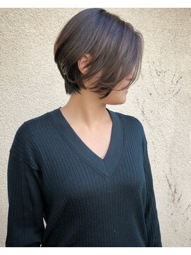 ワエン(WAEN) 大人の前下がりショートボブ
