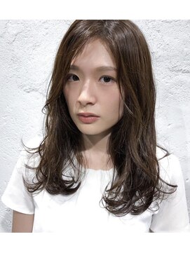 ボウ(BEAU) ワンランク上の気品と色気を演出！とろみ感のある小顔ロング