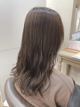 アルターリール(aL ter Rire) ブラウンベージュ/中村郁未