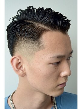 チルチェア 中野店(CHILL CHAIR) スキンフェード×ハードパートパーマ