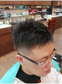 ベリーショートだけど左右に流せて、セットも楽なスタイル