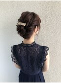 サイド 編み込み ゆるふわ コンパクト シニヨン ヘアアレンジ