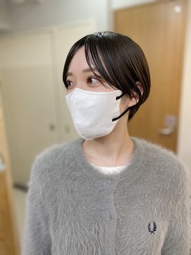 アンドチル 渋谷(AND CHILL) ショートボブ/センターパート/前髪伸ばしかけ 渋谷