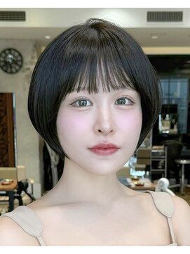 アフロート ルヴア(AFLOAT RUVUA) 《岩田莉奈》ハイライトで白髪ぼかし★くびれショートボブ　新宿