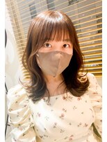 エミュ 表参道 青山(emu)&nbsp;くびれミディアムレイヤースタイル表参道