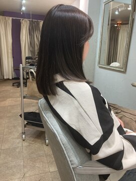 キヨミ 札幌東区役所(KIYOMI) 切りっぱなしミディアムボブ