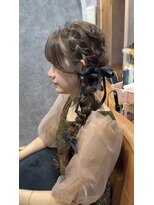 ココア(cocoa)&nbsp;大人かわいいサイド編みおろしスタイル