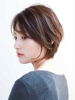 リル(Rire) 大人小顔コンパクトショートボブ耳かけ丸みくびれ30代40代50代