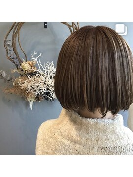 マド ヘア(mado hair) スモーキーベージュ　ボブ