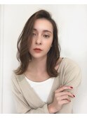 鎖骨ミディで品のあるオトナ女子スタイル