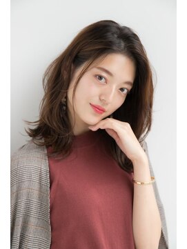 ガーデン オオタカノモリ(garden otakanomori) 大人カジュアルな前髪なしゆるウェーブくびれミディ