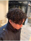ニュアンス◎センターパート×波巻きパーマ◇こなれ感スタイル