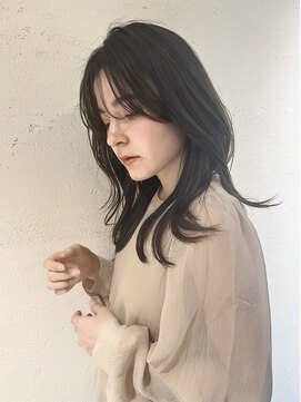 ケリーアン 太田(kelly.un) ゆるふわくびれミディ / シースルーバング / 顔周りレイヤー