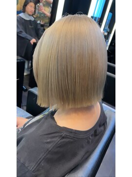 フルショウ 梅田(FURUSHO) blondミニマルボブ